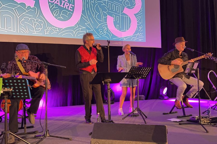 RICK Z avec 2 guitaristes et une chanteuse